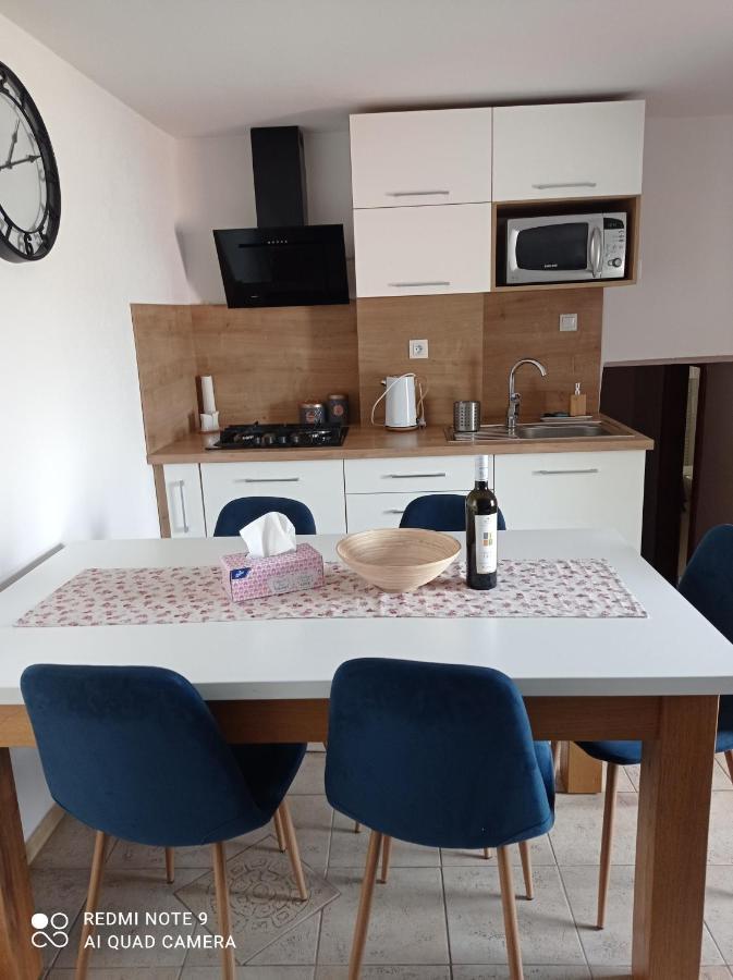 Apartman Julrich Vrbov Eksteriør bilde