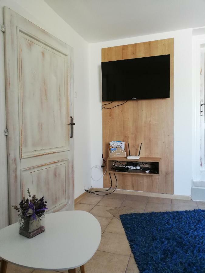 Apartman Julrich Vrbov Eksteriør bilde