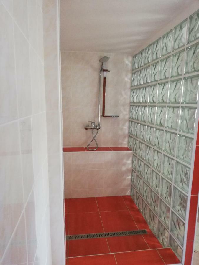 Apartman Julrich Vrbov Eksteriør bilde