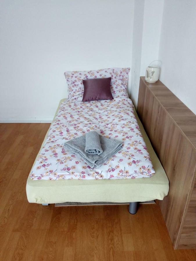 Apartman Julrich Vrbov Eksteriør bilde